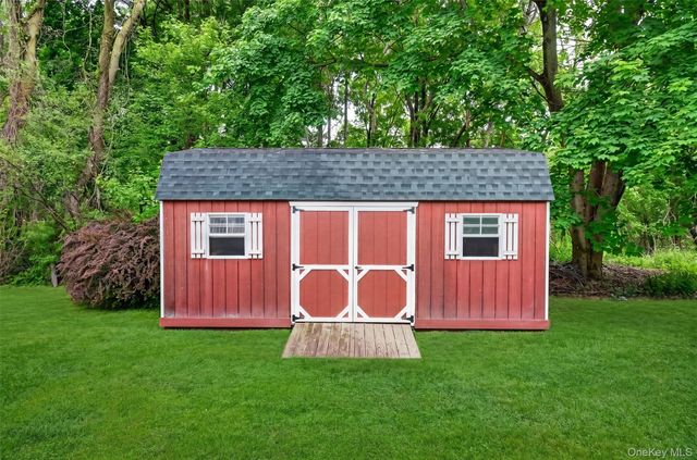 21 Saddle Ridge Drive, Hopewell Junction, NY 12533
