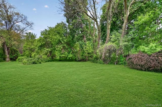 21 Saddle Ridge Drive, Hopewell Junction, NY 12533