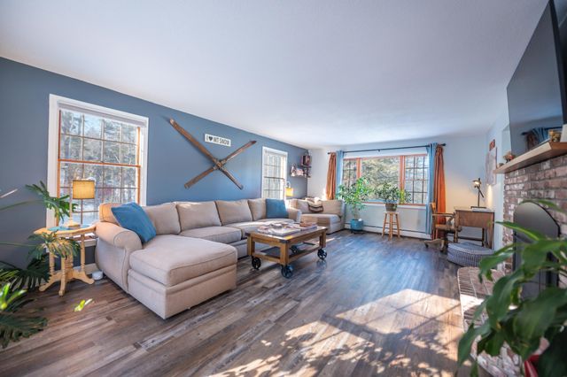 32 Old Town Road, Dover, VT 05356