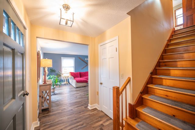 32 Old Town Road, Dover, VT 05356