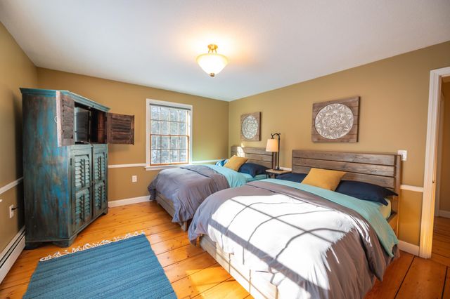 32 Old Town Road, Dover, VT 05356