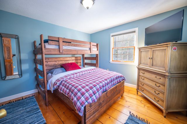 32 Old Town Road, Dover, VT 05356