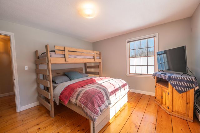 32 Old Town Road, Dover, VT 05356