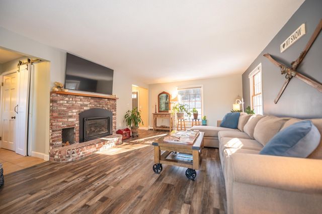 32 Old Town Road, Dover, VT 05356