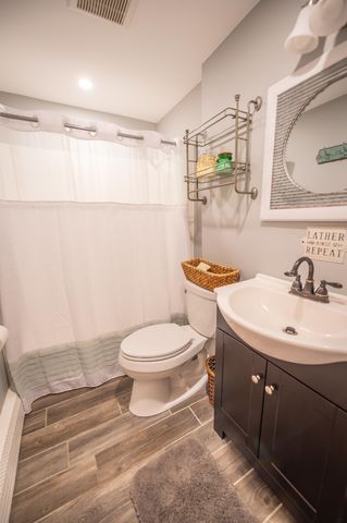 32 Old Town Road, Dover, VT 05356