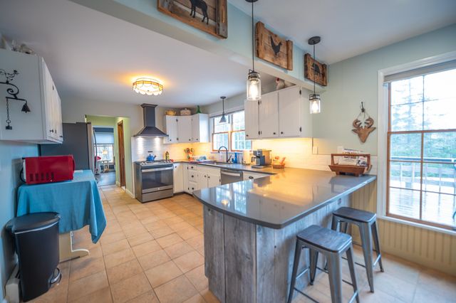 32 Old Town Road, Dover, VT 05356