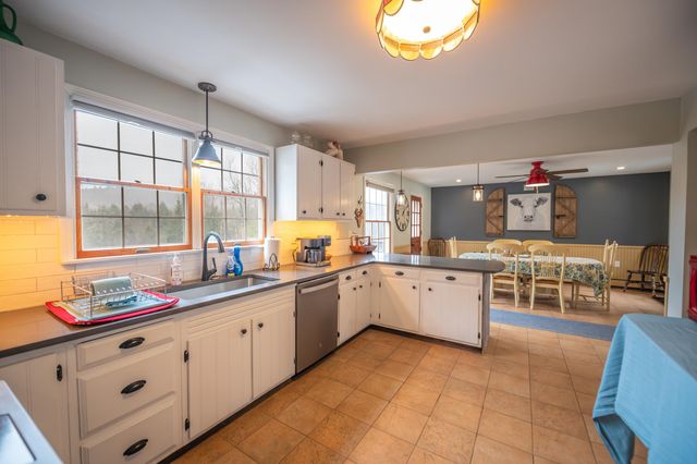 32 Old Town Road, Dover, VT 05356