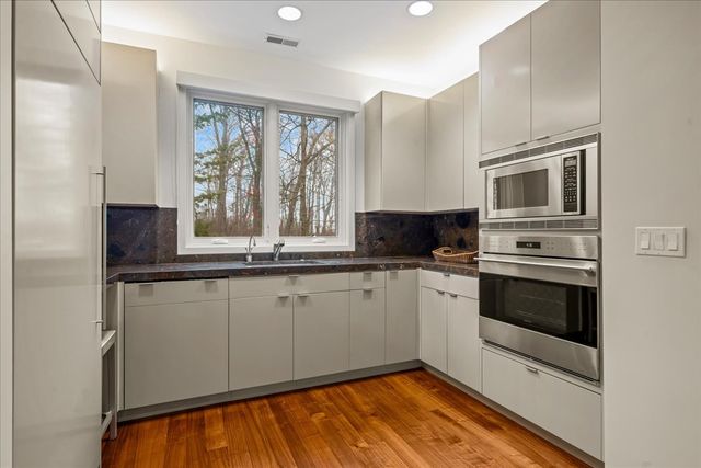 1643 Sylvester Place, Highland Park, IL 60035