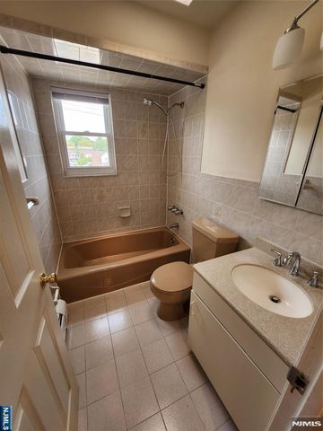 440 Brinkerhoff Avenue A, Fort Lee, NJ 07024