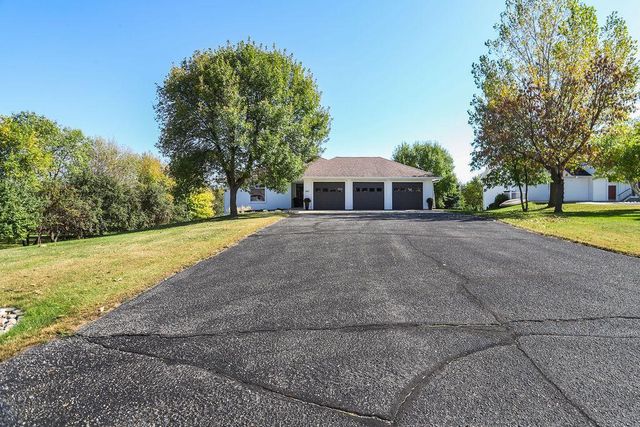 3601 Pebble Hills Drive, Fergus Falls, MN 56537