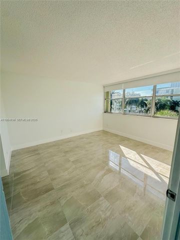 16546 NE 26th Ave 4J, North Miami Beach, FL 33160