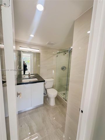 16546 NE 26th Ave 4J, North Miami Beach, FL 33160
