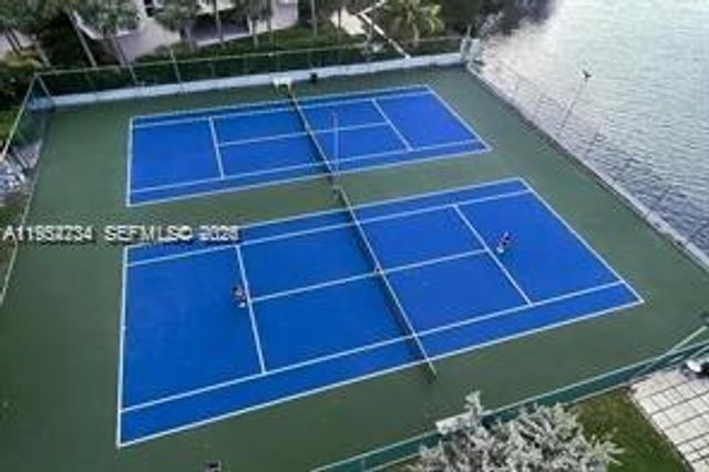 16546 NE 26th Ave 4J, North Miami Beach, FL 33160