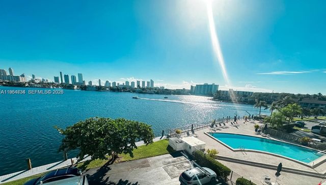 16546 NE 26th Ave 4J, North Miami Beach, FL 33160