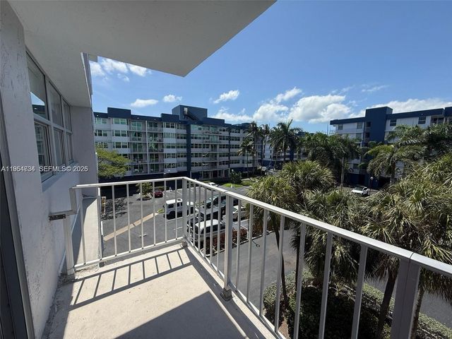 16546 NE 26th Ave 4J, North Miami Beach, FL 33160
