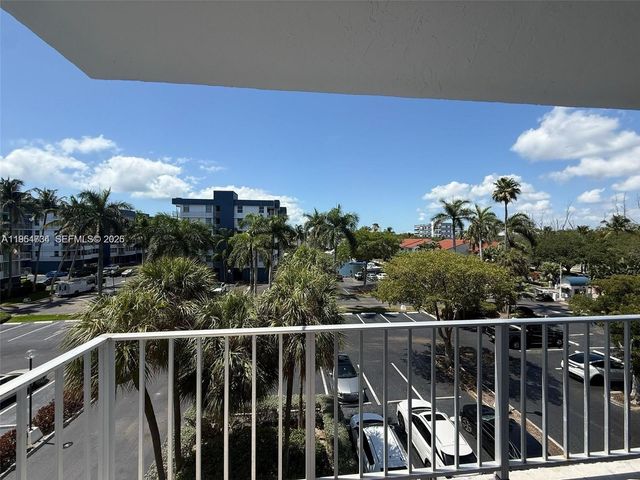 16546 NE 26th Ave 4J, North Miami Beach, FL 33160