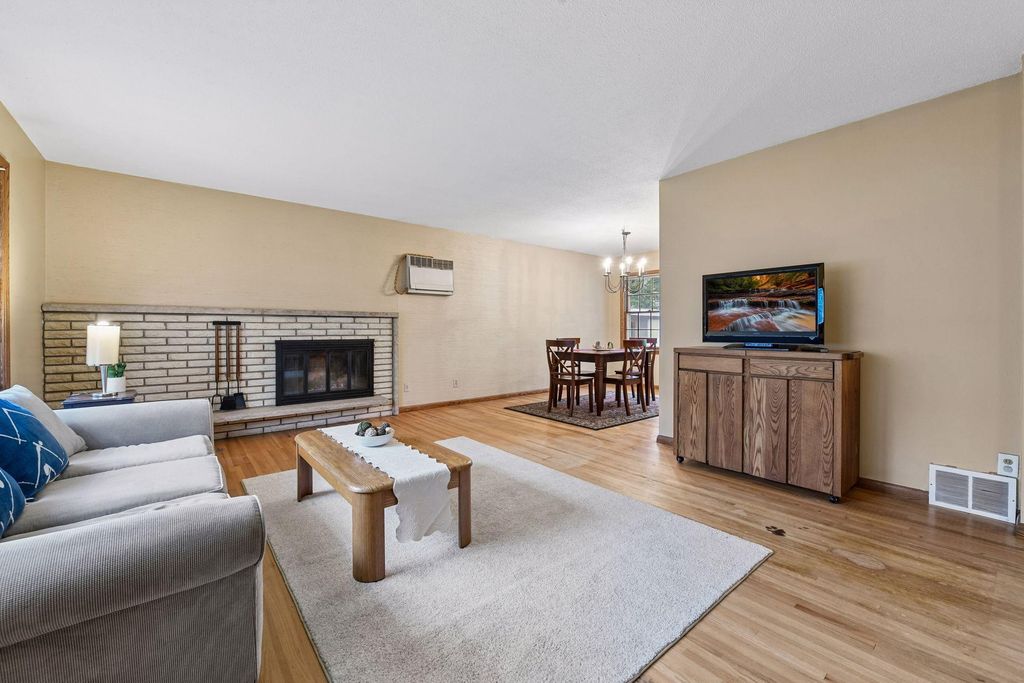5603 Woodland Road, Minnetonka, MN 55345 — photo 2