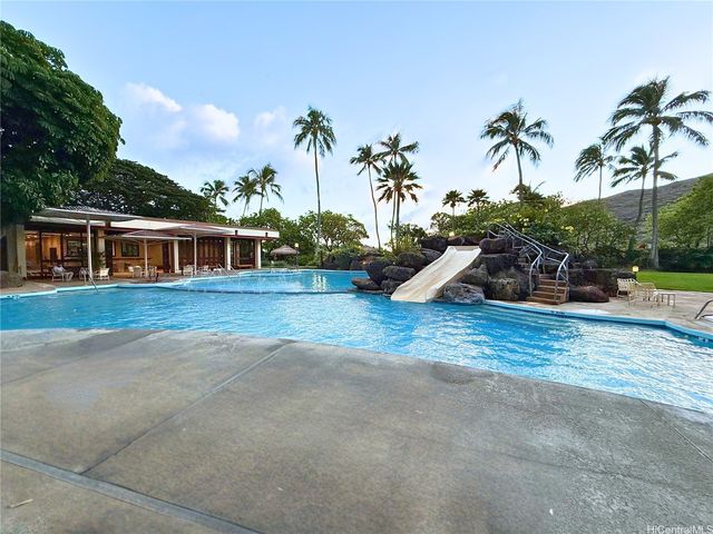 521 Hahaione Street 2-10G, Honolulu, HI 96825