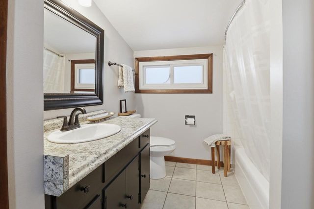 835 E Holt AVENUE, Milwaukee, WI 53207