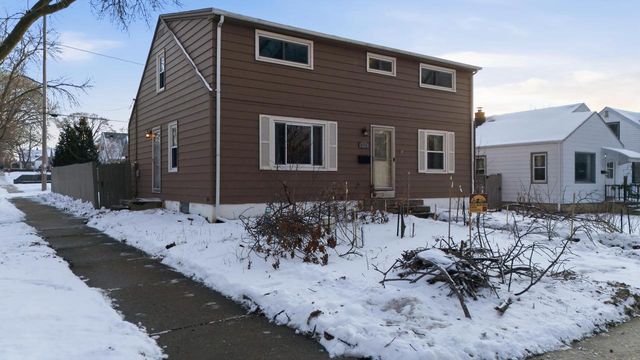 835 E Holt AVENUE, Milwaukee, WI 53207