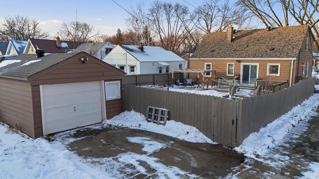 835 E Holt AVENUE, Milwaukee, WI 53207