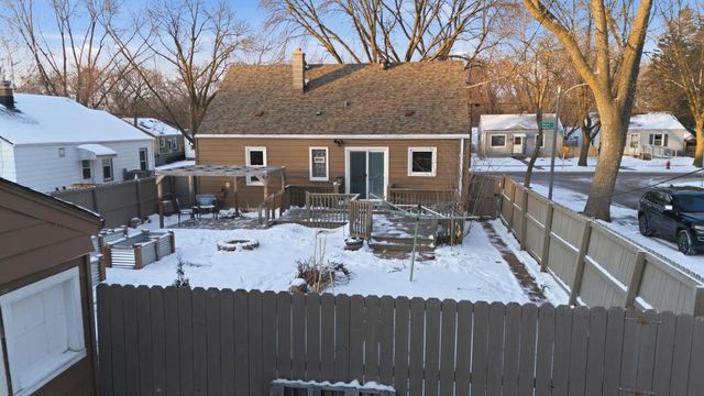 835 E Holt AVENUE, Milwaukee, WI 53207