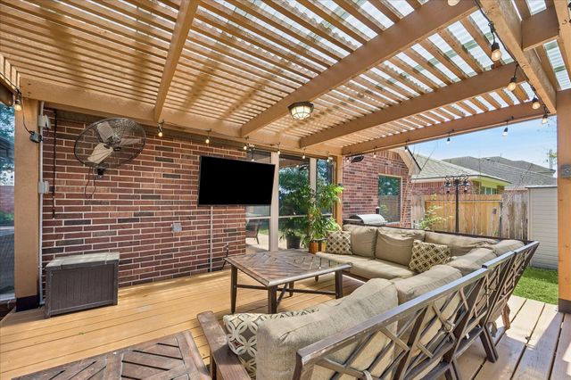 9411 Comstock Meadows Drive, Houston, TX 77095