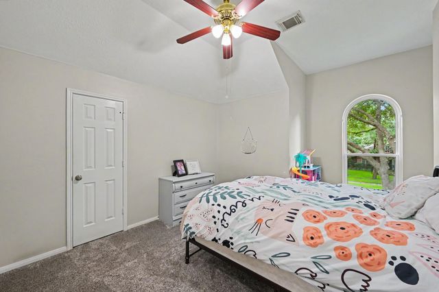 31535 Crestwood Park, Conroe, TX 77385