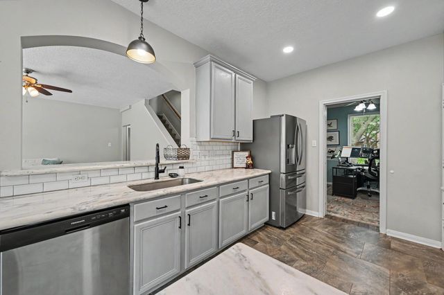 31535 Crestwood Park, Conroe, TX 77385