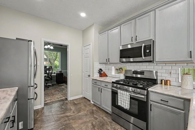 31535 Crestwood Park, Conroe, TX 77385