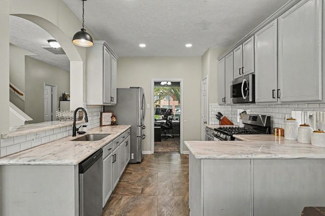 31535 Crestwood Park, Conroe, TX 77385