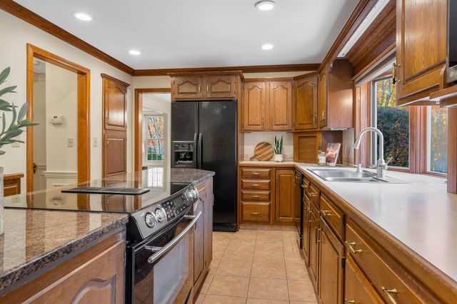 152 Liberty Hill Road, Bedford, NH 03110