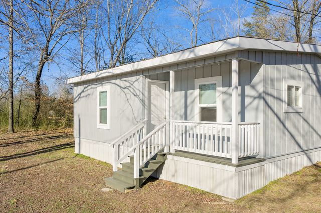 6450 Three Way Rd, Decaturville, TN 38329