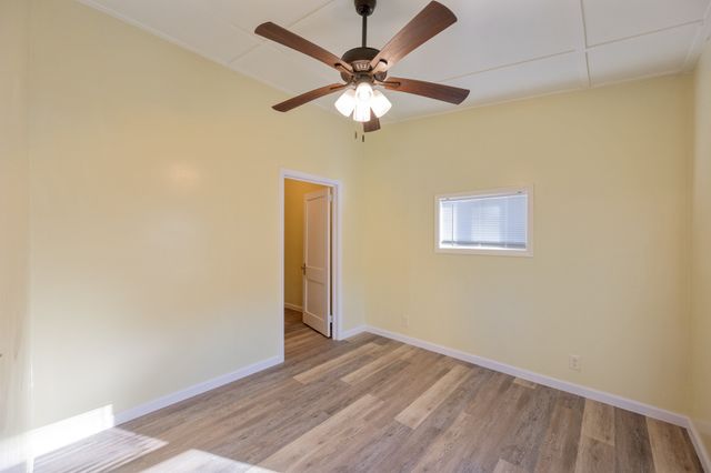 6450 Three Way Rd, Decaturville, TN 38329