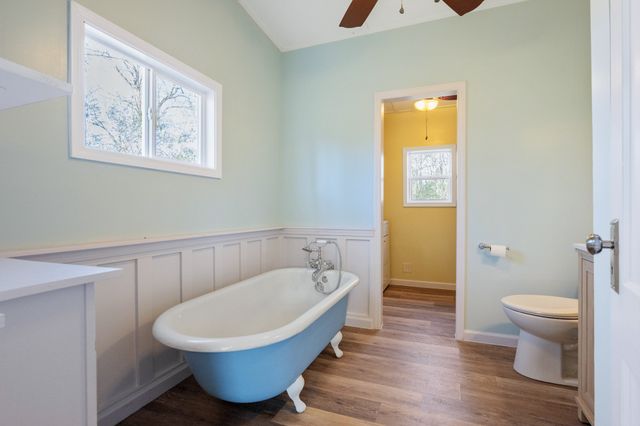 6450 Three Way Rd, Decaturville, TN 38329