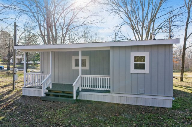 6450 Three Way Rd, Decaturville, TN 38329