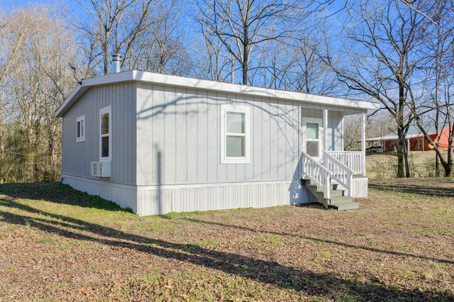 6450 Three Way Rd, Decaturville, TN 38329