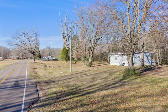 6450 Three Way Rd, Decaturville, TN 38329
