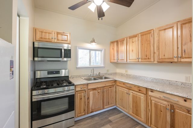 6450 Three Way Rd, Decaturville, TN 38329