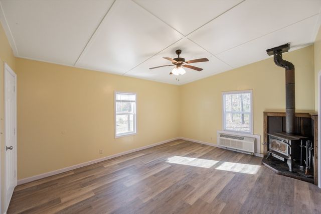 6450 Three Way Rd, Decaturville, TN 38329