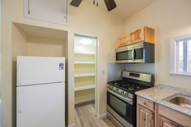 6450 Three Way Rd, Decaturville, TN 38329