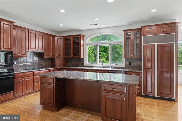1558 RIVER RD, New Hope, PA 18938