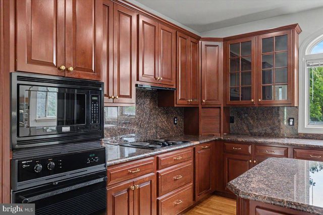 1558 RIVER RD, New Hope, PA 18938