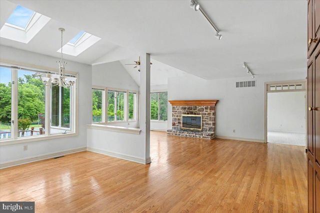 1558 RIVER RD, New Hope, PA 18938