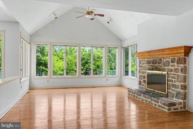 1558 RIVER RD, New Hope, PA 18938