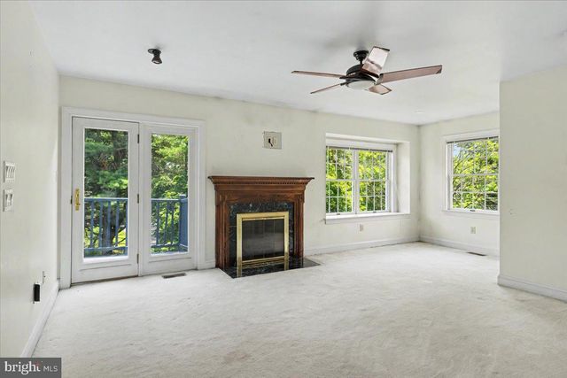 1558 RIVER RD, New Hope, PA 18938