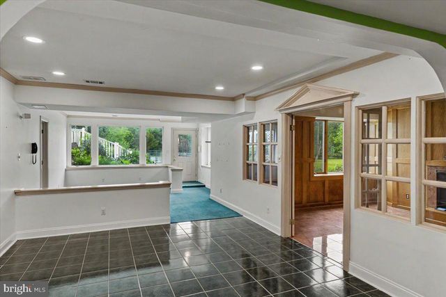 1558 RIVER RD, New Hope, PA 18938