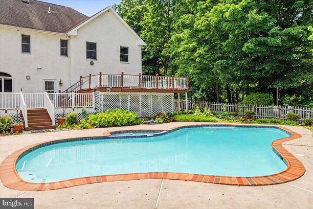 1558 RIVER RD, New Hope, PA 18938