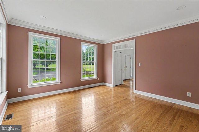 1558 RIVER RD, New Hope, PA 18938