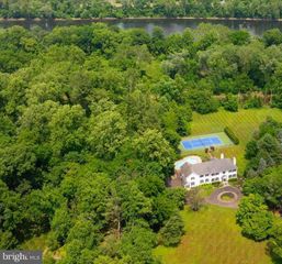 1558 RIVER RD, New Hope, PA 18938